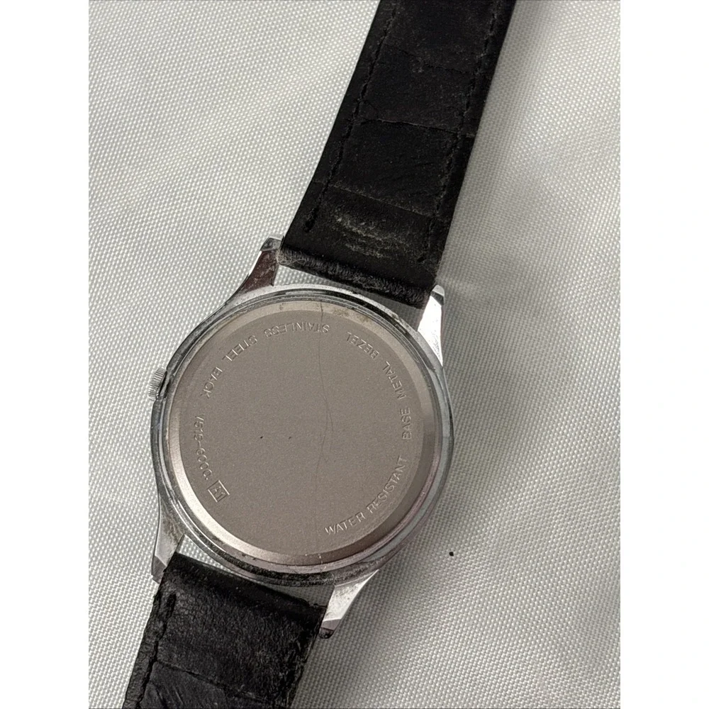 Vintage Lorus by Seiko Mickey Mouse Moving Hands Ladies Watch V515-6000 READ